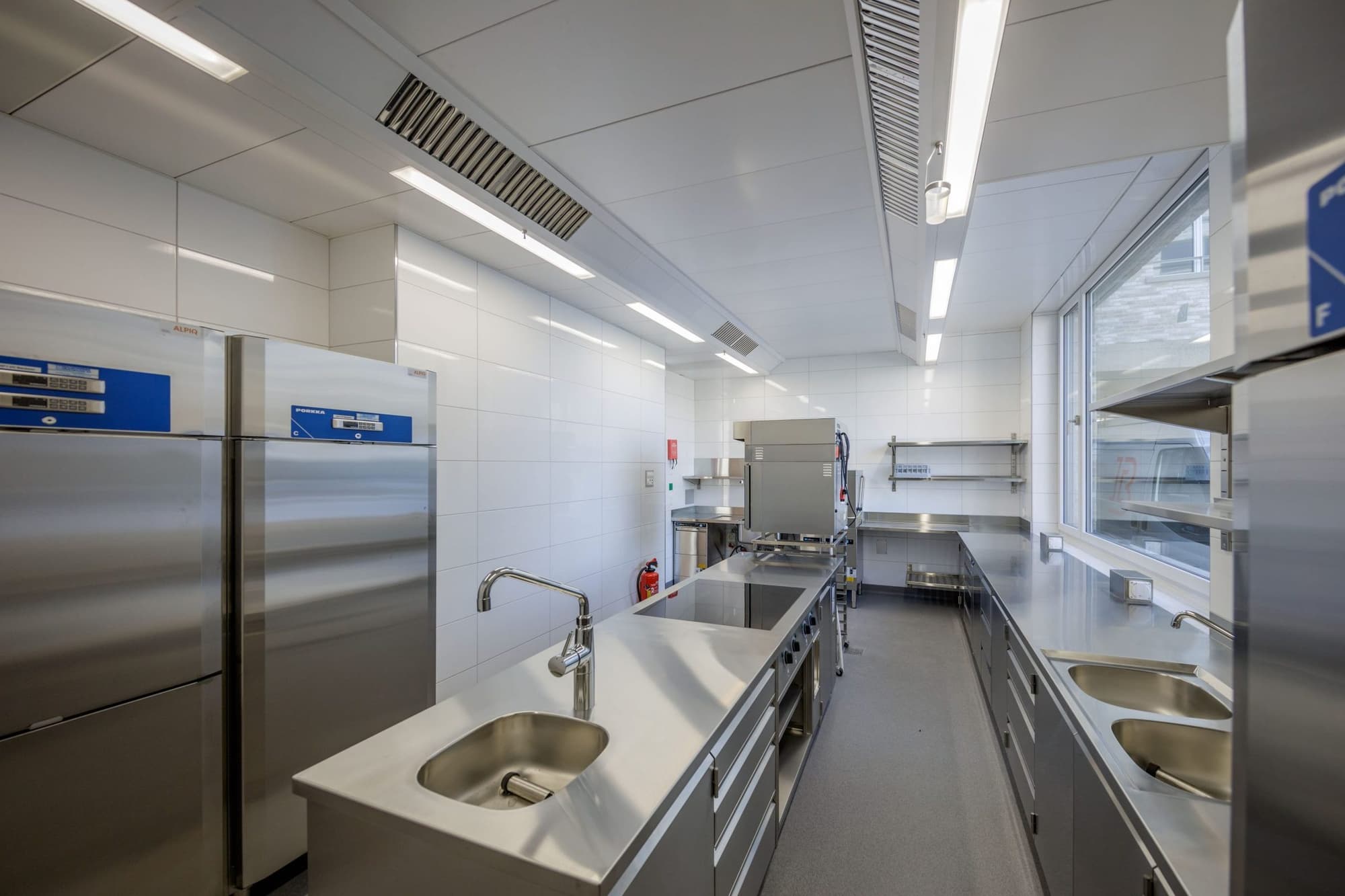 Restaurant Mattenhof, Zürich Abluftdecke weiss content image